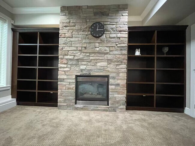 Photo - 16331-16325 25 Ave