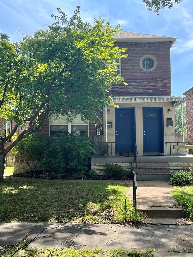 Building Photo - 6656 Devonshire Ave Unit 6656-2F Devonshire