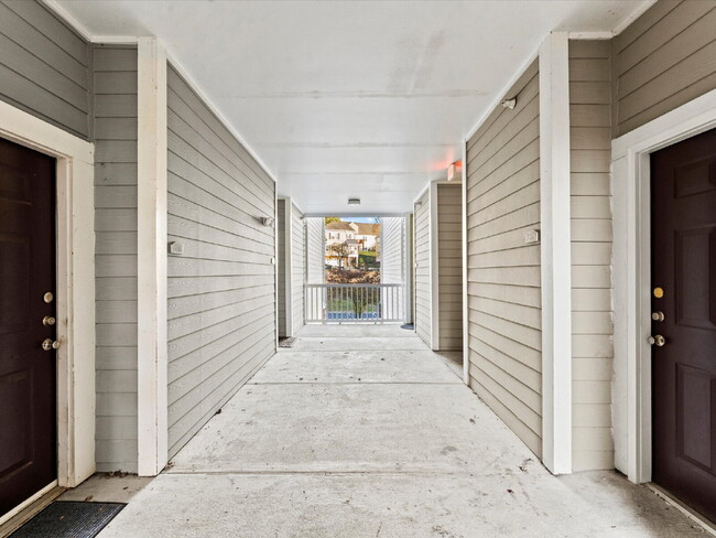 Photo - 704 Bristol Village Dr Unit Apt 204