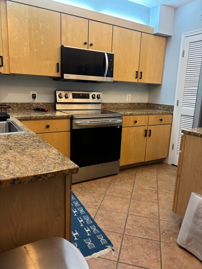 Photo - 616 E St NW Unidad #605