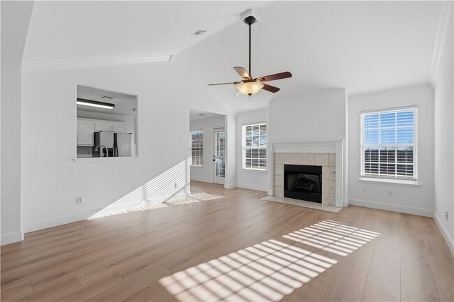 Photo - 551 Dogwood St