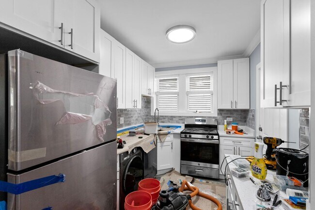 Photo - 3815 N Greenview Ave