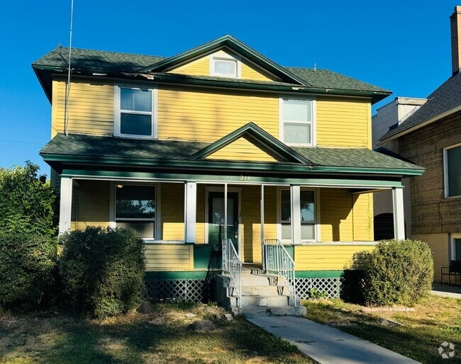 Building Photo - 211 15th Ave S Unit 1 Rental