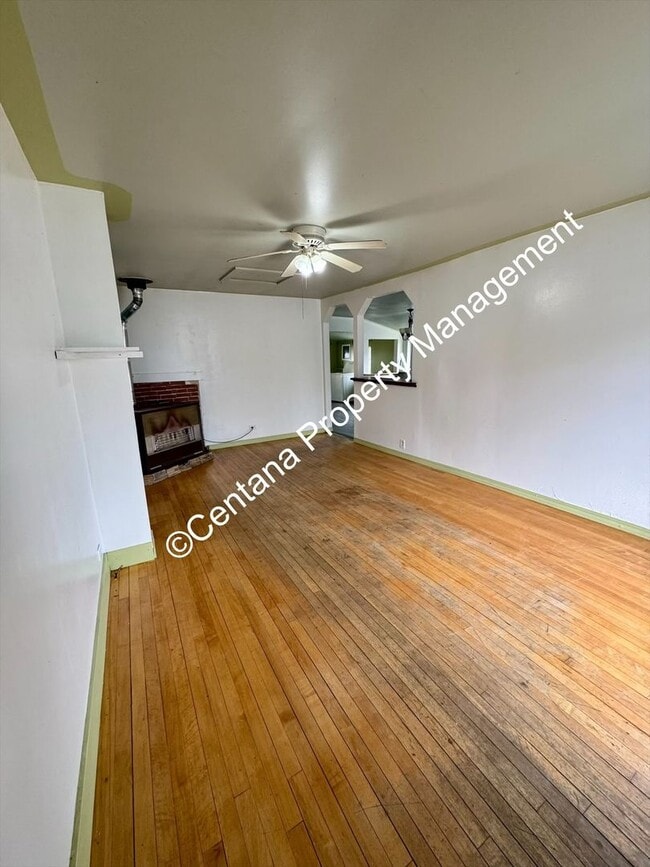 Photo - 330 W Daly St