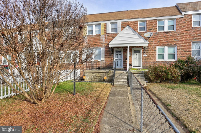 Photo - 176 W Meadow Rd Townhome