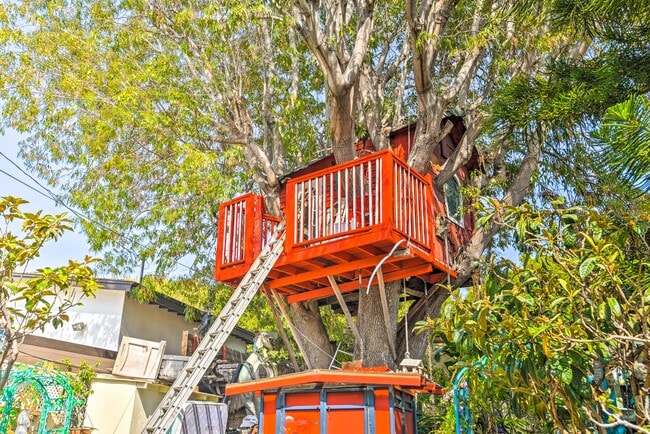 Photo - 2434 Cloverfield Blvd Unit rear