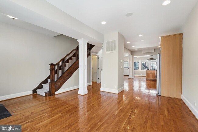 Photo - 249 11th St SE