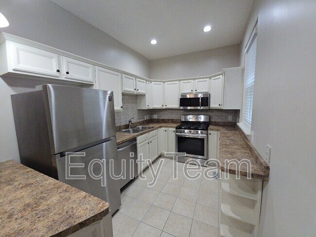 Photo - 568 Delta Ave Unidad 01