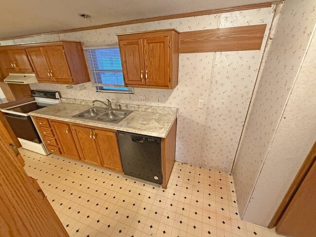 Photo - 2900 N Apperson Way