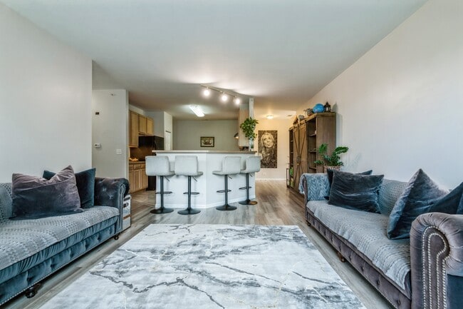 Photo - 250 Rosehall Dr