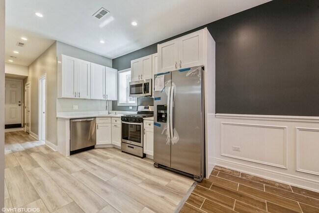 Photo - 2141 N Laramie Ave