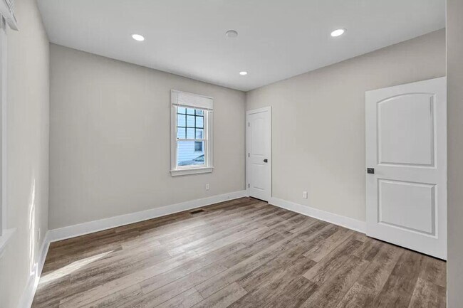 Photo - 28 E Water St