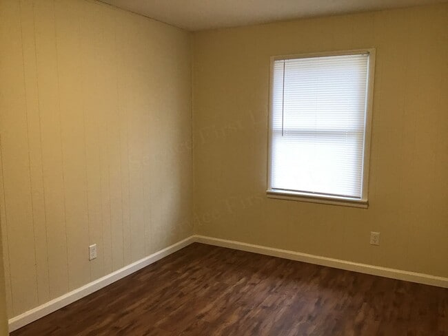 215 W South St Unit B