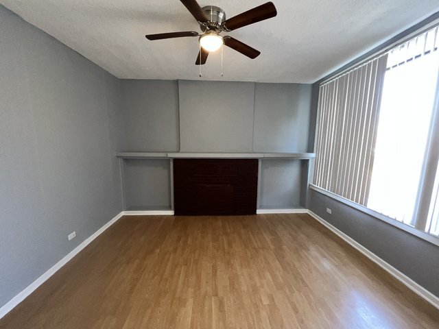 Photo - 2701 E 75th Pl Unidad 1