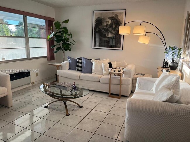 Photo - 17 Westbury E Unidad 17