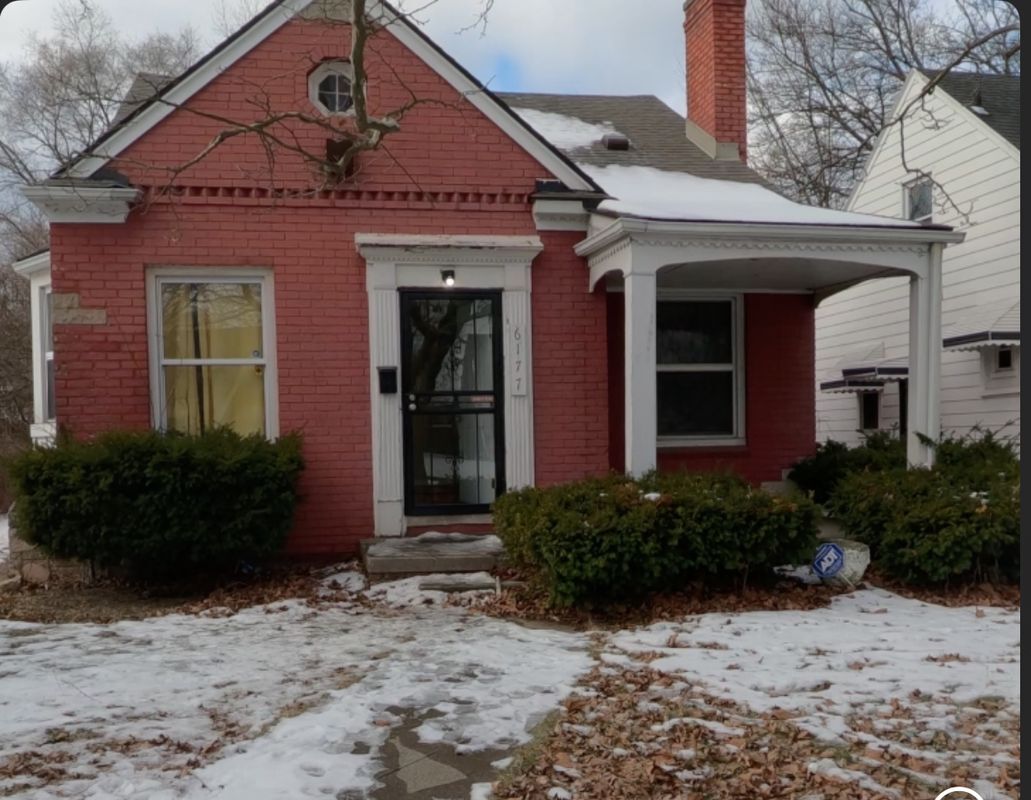 Photo - 6177 Hereford St