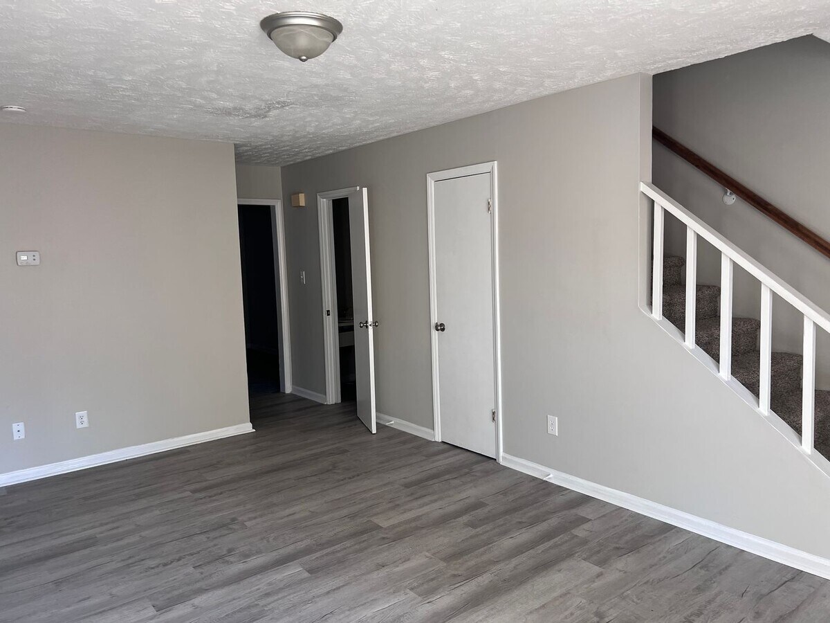 Photo - Town home for rent - near Hospital and Dou...