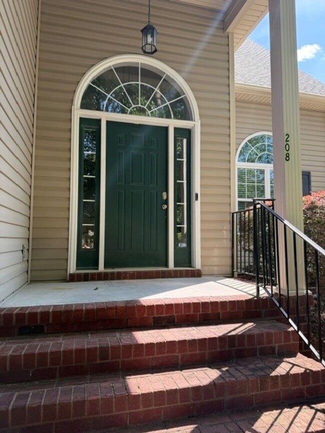 Photo - 4 Bed/2.5 Bath Home - Desirable Glen Laurel Subdivision - CBA School District