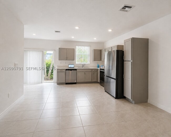 364 NW 8th Ct