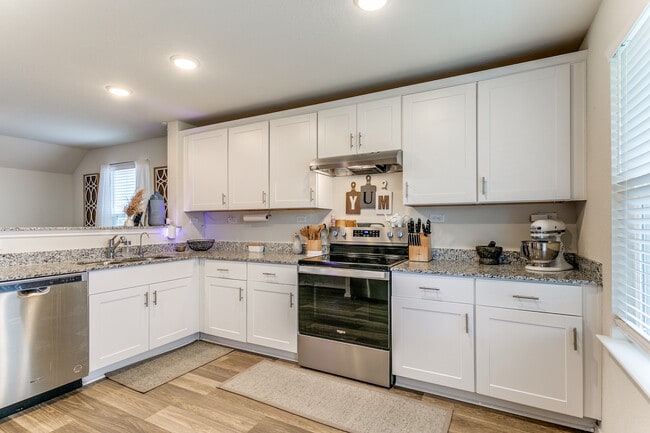 Photo - 6231 Fieldrun