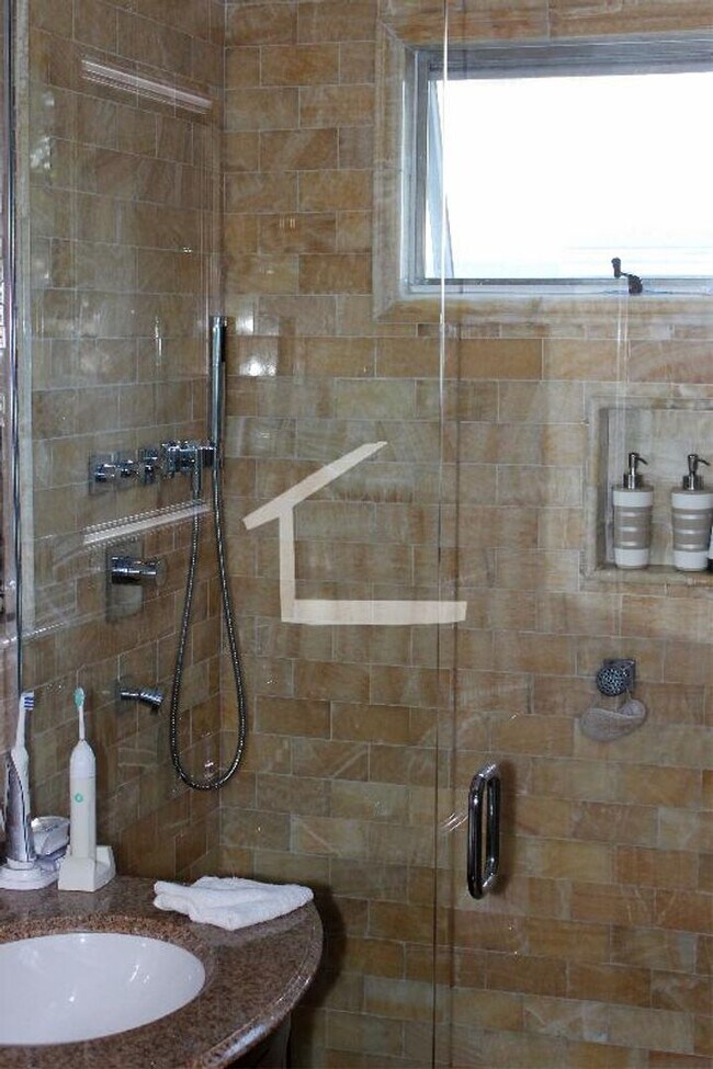 Photo - 39 Donnybrook Rd