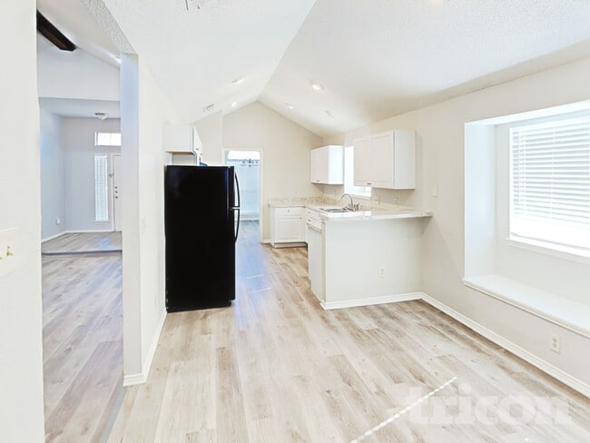 Photo - 709 De Soto Dr