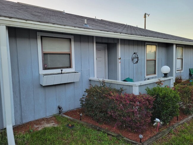 Building Photo - 1342 Independence Dr