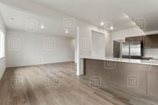 Photo - 209 S Grady Ln