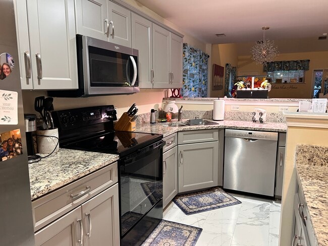 Photo - 324 Gallery Way