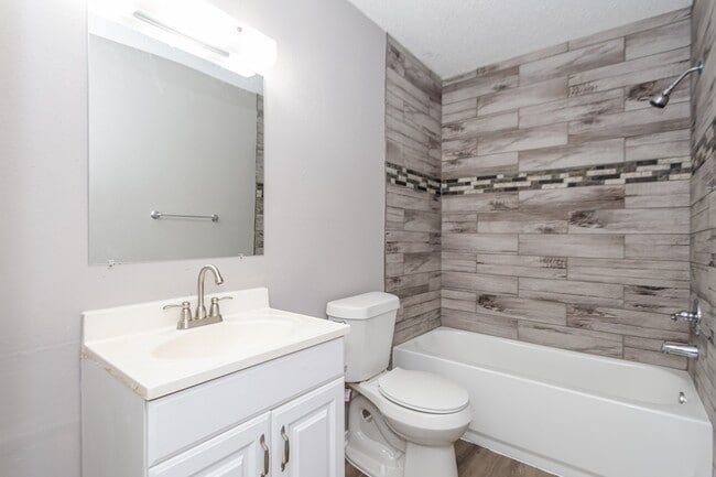 Photo - 2910 Old Lane City Rd