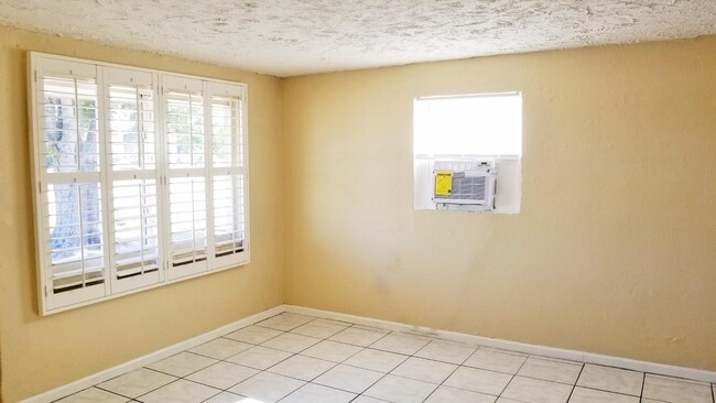 Building Photo - 2176 Highland Ave Rental