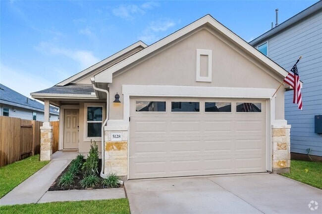 Building Photo - 5128 Saddle Clb Dr Rental