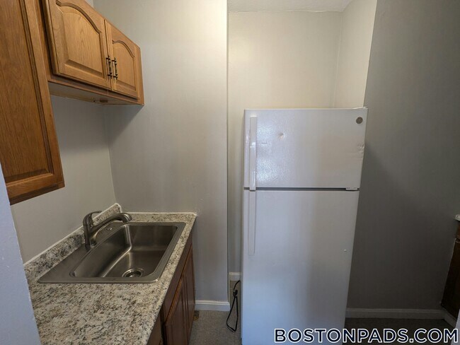 Photo - 130 Talbot Ave Unit 6