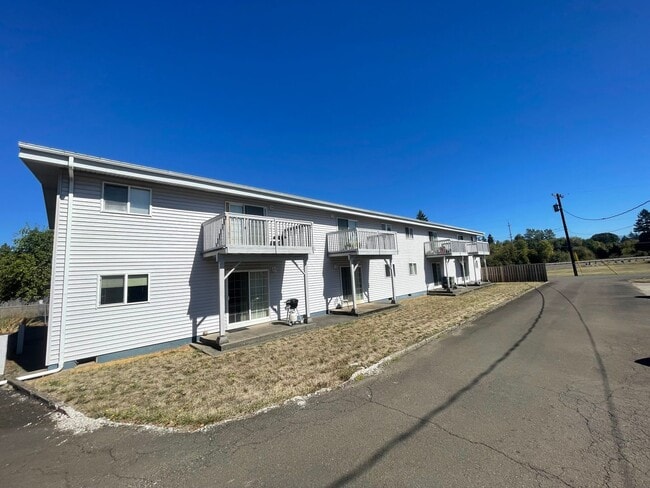 Photo - Large 2 Bedroom over looking the Golf Course! Unit #12