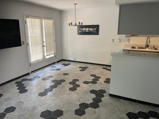 Photo - 8445 S 48th St