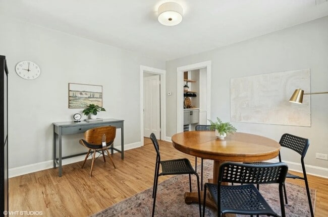 Building Photo - 3634 N Christiana Ave Unit 2