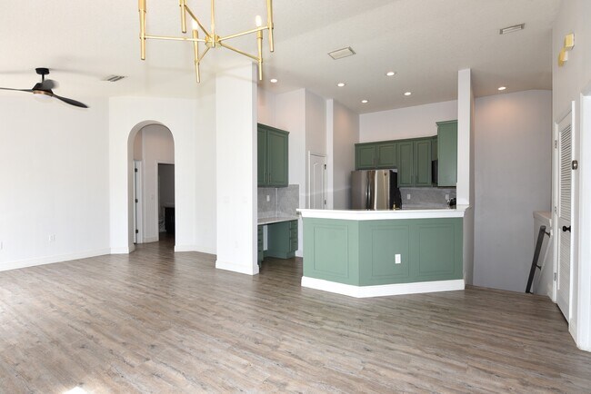 Photo - 6741 Breezy Palm Dr