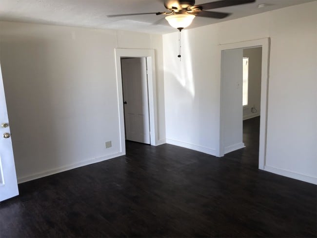 Photo - 140 E Morris St