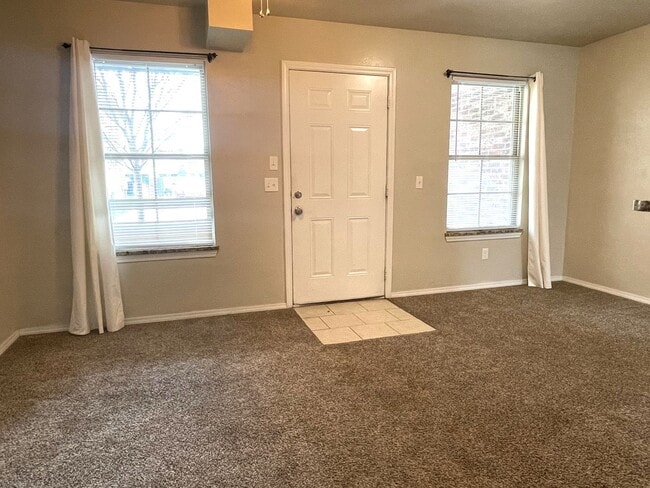 Photo - 2442 NW 39th St Unit #102