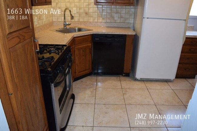 Photo - 1663 Wilson Ave
