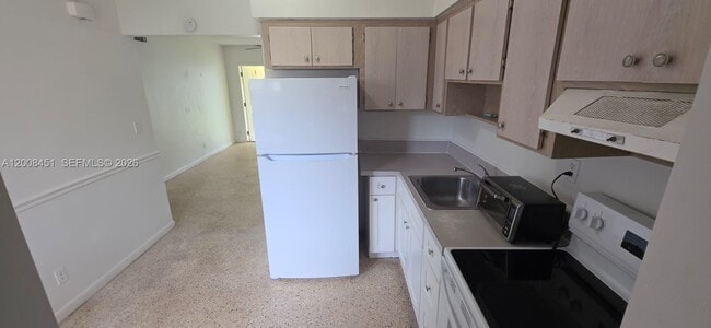 Photo - 250 NE 41st St Unit 250
