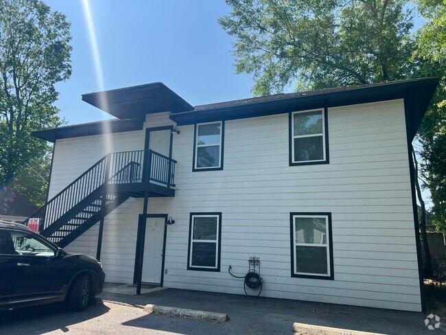 Building Photo - 1311 Garner St Unit 201 Rental