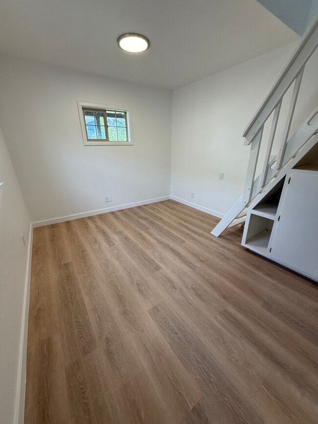 Photo - 2890 Alder Ave