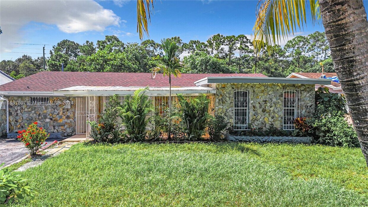 Photo - 8218 Southampton Dr (Miramar, FL)