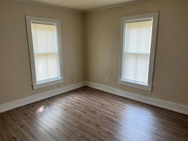 Photo - 1003 N Oneida St