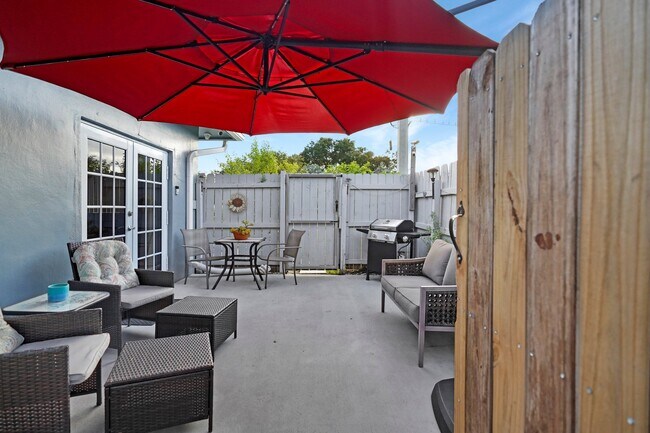 Photo - 954 NE 26th Ave