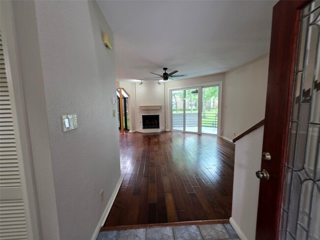 Photo - 2013 Enterprise Ave
