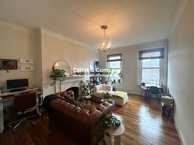 Photo - 208 Commonwealth Ave Unidad 3A Rental