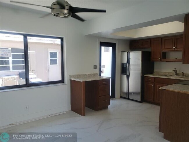 Photo - 329 SE 12th Ave