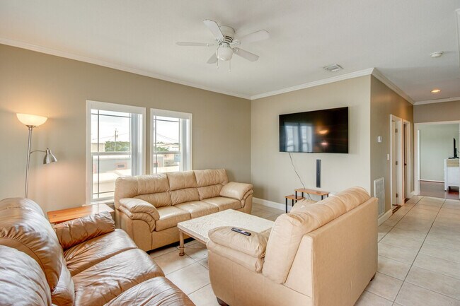 Photo - 210 W 2nd Ct Unidad ID1307150P